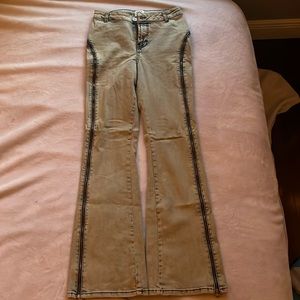 flared zipper jeans, tinted wash size 26 Urban Outfitters